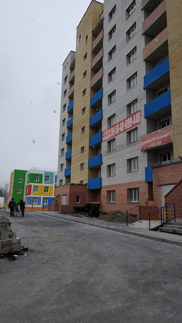 9-ти этажный 4-х подъездный кирпичный жилой дом в микрорайоне 20А г.Сургута. Закрытая автостоянка. 1 этап 9-ти этажный 4-х подъездный кирпичный жилой дом в микрорайоне 20А г.Сургута.
