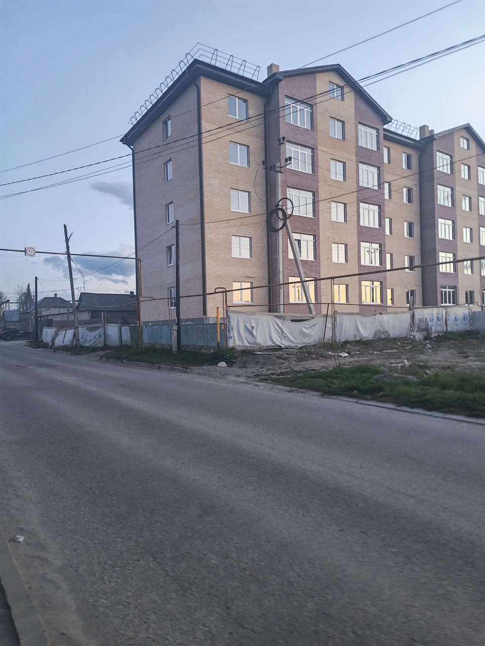 Станица Зеленчукская, Улица Леонова