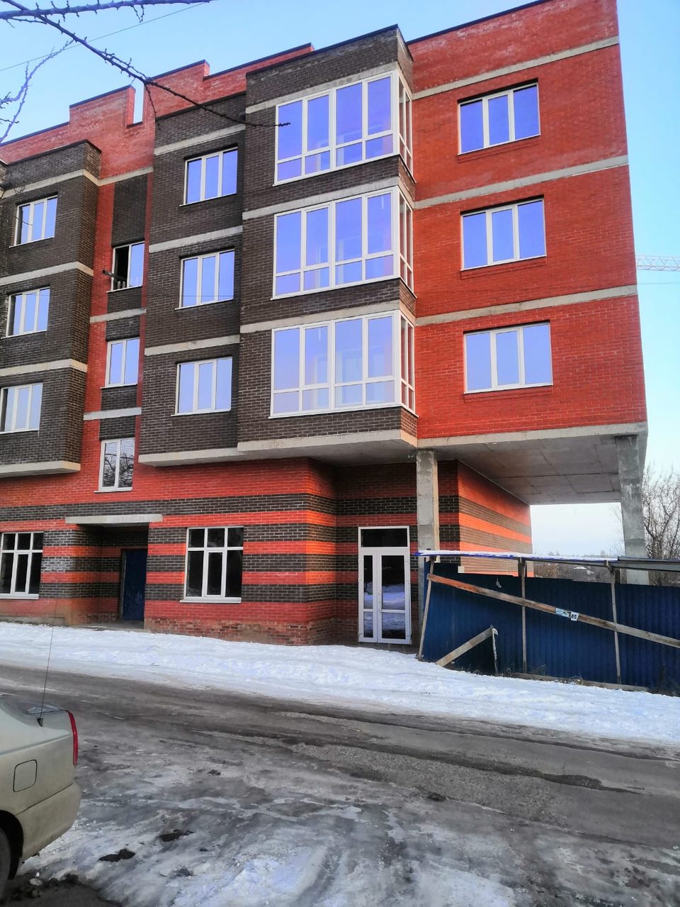 Четырехэтажный многоквартирный жилой дом со встроенными помещениями общественного назначения по адресу Ростовская область г Новочеркасск ул.Бакунина 21 1-й этап
